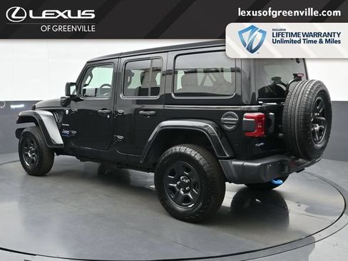 Used 2024 Jeep Wrangler Unlimited Sahara w/ Technology Group AWD/4WD image 6