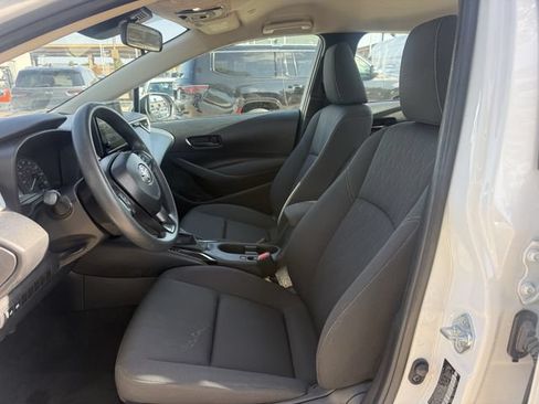 Used 2025 Toyota Corolla LE FWD image 24