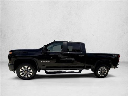Used 2023 Chevrolet Silverado 2500 Custom w/ Custom Value Package AWD/4WD image 4