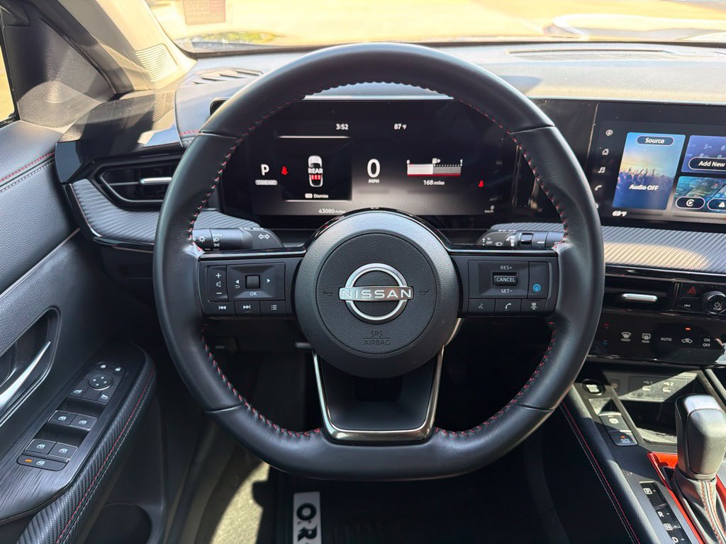 Used 2025 Nissan Kicks SR AWD/4WD image 23