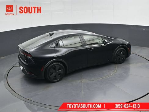 Used 2025 Toyota Prius LE AWD/4WD image 45