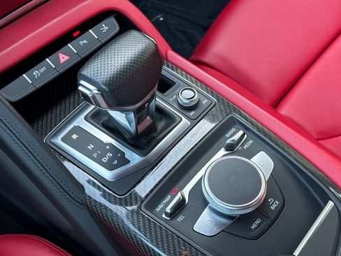 Used 2018 Audi R8 V10 w/ Premium Package image 24