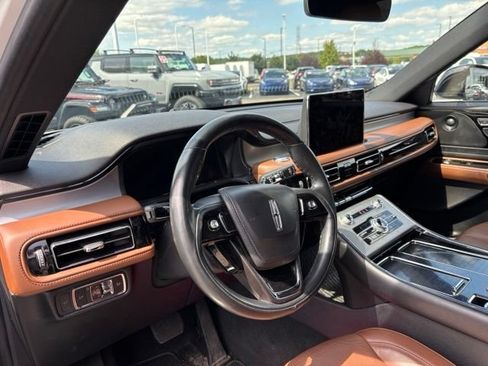 Used 2023 Lincoln Aviator Reserve w/ Equipment Group 201A AWD/4WD image 15