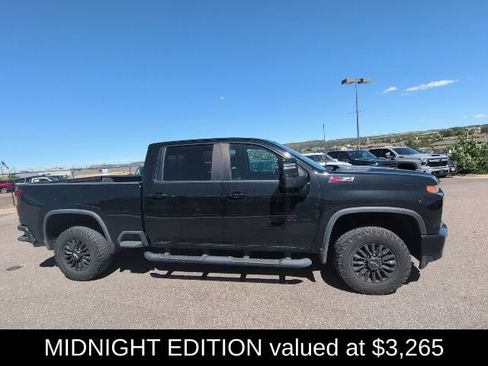 Used 2023 Chevrolet Silverado 2500 LT w/ Midnight Edition AWD/4WD image 4