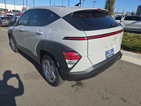 New 2026 Hyundai Kona SE image 6