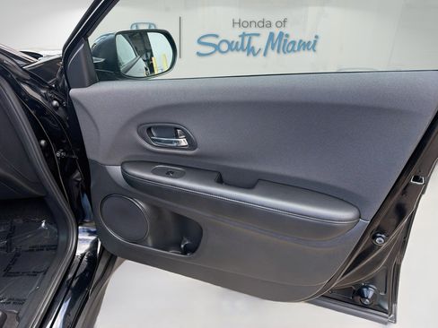 Used 2022 Honda HR-V LX image 32