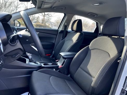 Used 2021 Kia Forte LXS image 14