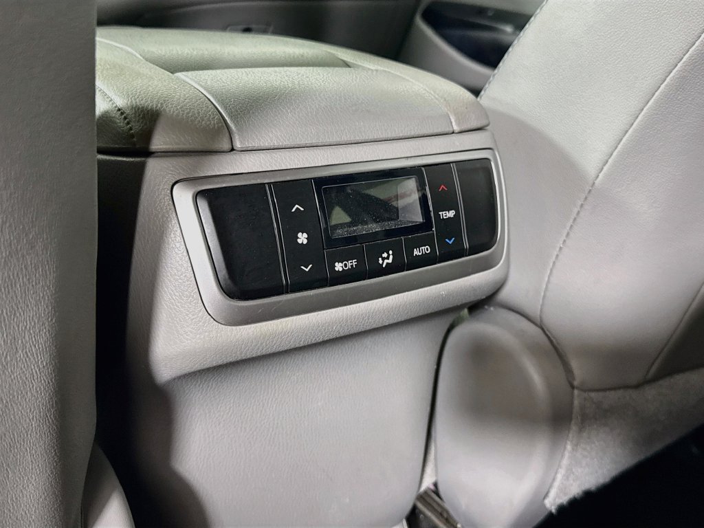 Certified 2018 Toyota Highlander Limited AWD/4WD image 29