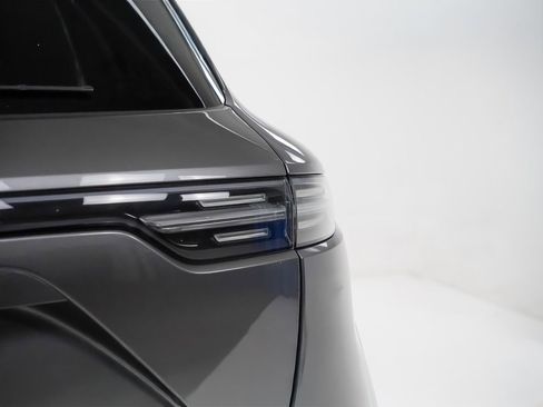 Certified 2023 Porsche Cayenne image 12