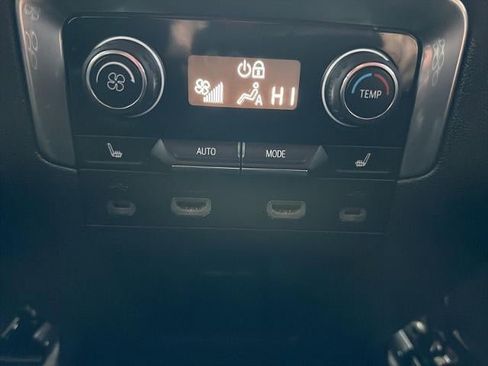 Used 2021 Chevrolet Suburban Z71 w/ Z71 Off-Road Package image 20