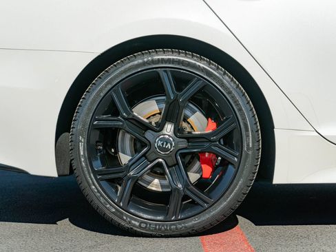 Used 2021 Kia Stinger GT1 RWD image 13
