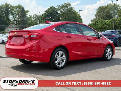 Used 2017 Chevrolet Cruze LT w/ Sun And Sound Package FWD image 5
