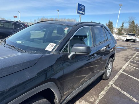 Used 2021 Toyota RAV4 LE image 9