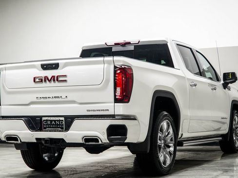 Used 2025 GMC Sierra 1500 Denali image 12