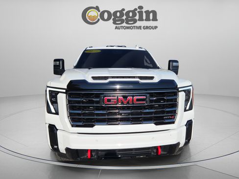 Used 2025 GMC Sierra 2500 AT4 w/ AT4 Premium Plus Package AWD/4WD image 8