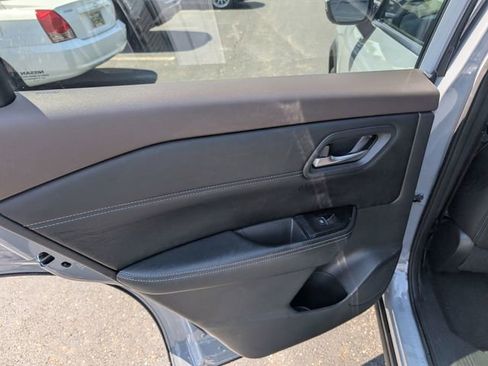 Certified 2023 Nissan Rogue SL AWD/4WD image 10