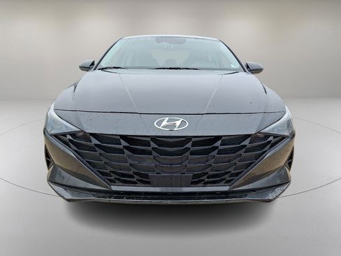 Used 2023 Hyundai Elantra SEL w/ Convenience Package FWD image 3