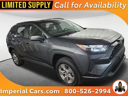 Used 2022 Toyota RAV4 XLE AWD/4WD image 1