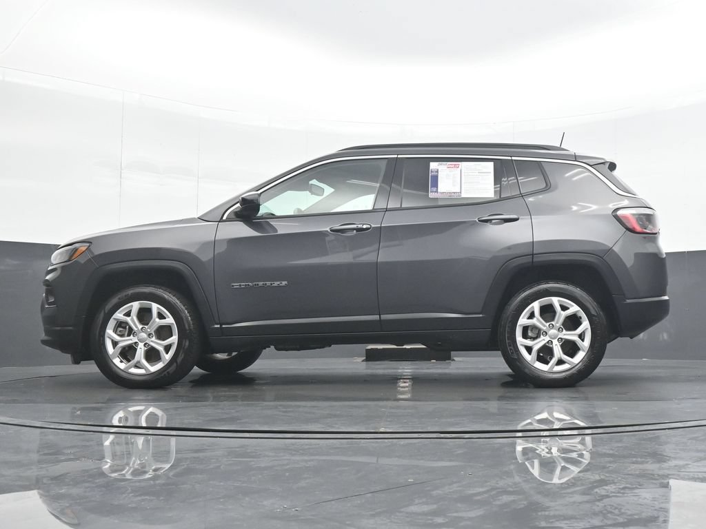 Used 2024 Jeep Compass Latitude AWD/4WD image 27