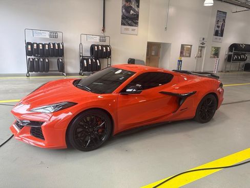 Used 2025 Chevrolet Corvette Z06 w/ Battery Protection Package RWD image 7