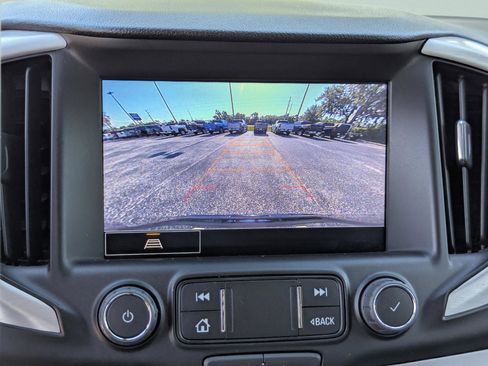 Used 2024 GMC Terrain SLT FWD image 21