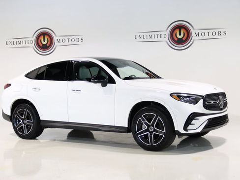 Used 2025 Mercedes-Benz GLC 300 4MATIC Coupe image 6