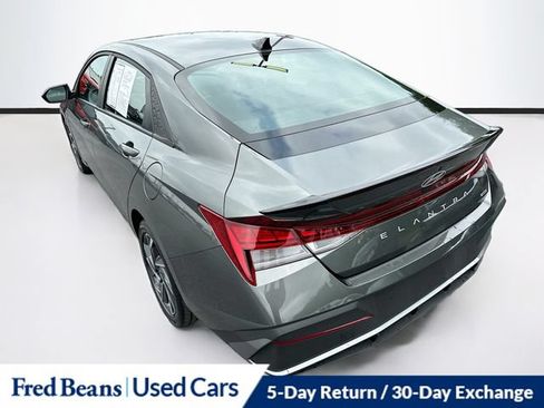 Used 2025 Hyundai Elantra SEL FWD image 6