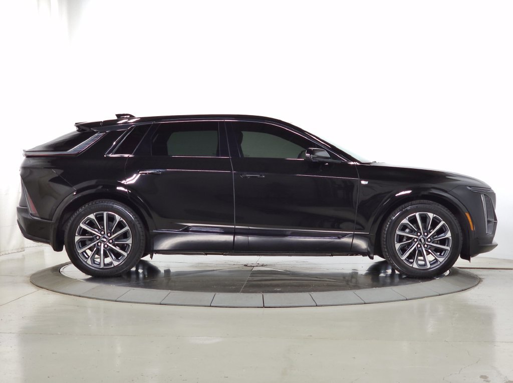 Certified 2024 Cadillac Lyriq Sport w/ LPO, Floor Liner Package AWD/4WD image 11
