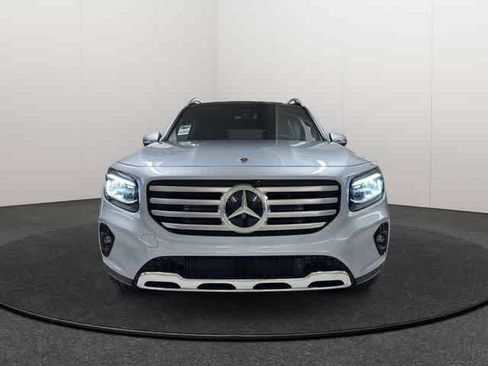 Used 2026 Mercedes-Benz GLB 250 4MATIC image 2