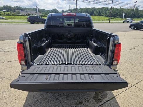 Used 2023 Chevrolet Colorado LT w/ LT Convenience Package II AWD/4WD image 17