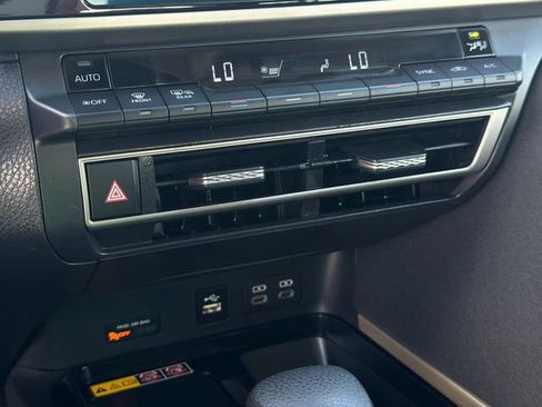 Used 2025 Toyota Camry LE FWD image 19
