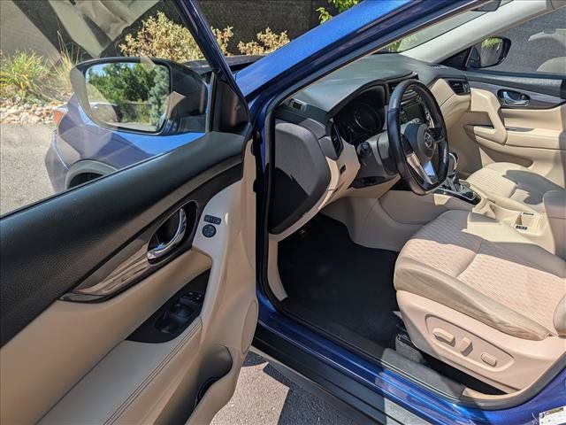 Used 2020 Nissan Rogue SV FWD image 24