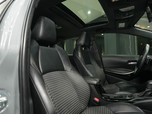 Used 2021 Toyota Corolla XSE image 28