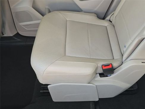 Used 2022 Volkswagen Atlas SE w/ Panoramic Sunroof Package image 12