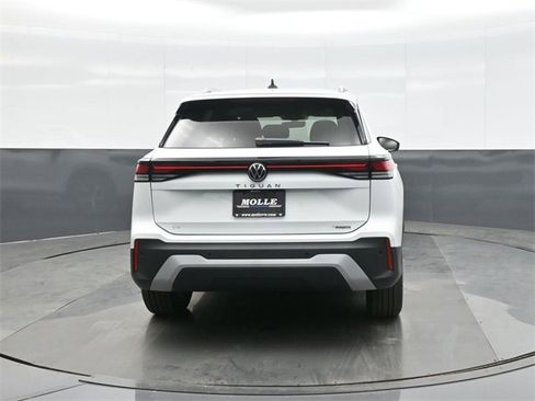 New 2026 Volkswagen Tiguan SE image 6