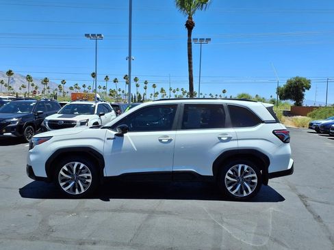 Certified 2025 Subaru Forester Touring w/ Touring Package AWD/4WD image 14