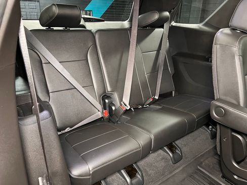 Used 2023 Chevrolet Traverse LT w/ LPO, Floor Liner Package image 22