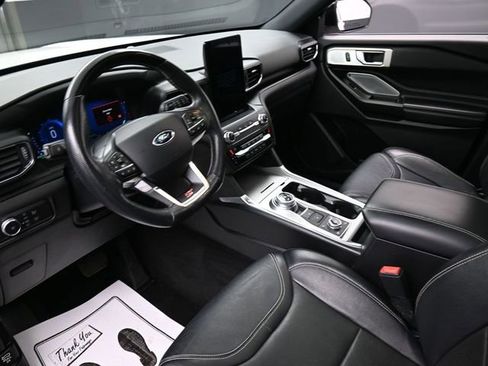 Used 2020 Ford Explorer ST w/ ST Street Pack image 18