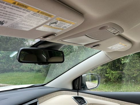 Used 2024 Nissan Murano SV AWD/4WD image 23