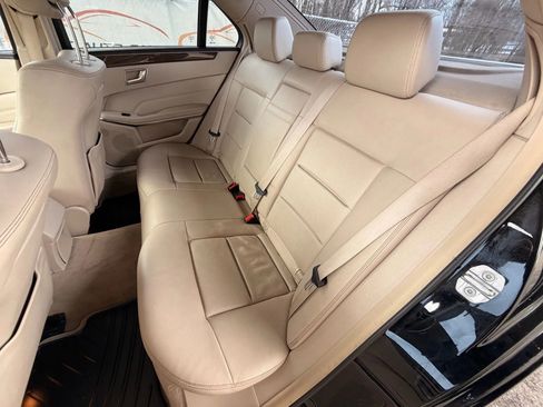 Used 2014 Mercedes-Benz E 350 4MATIC Sedan image 19
