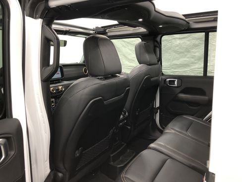 Certified 2024 Jeep Wrangler Sahara w/ Technology Group image 14