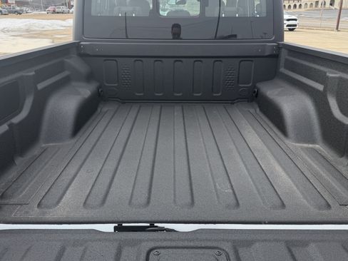 New 2026 Jeep Gladiator Sport AWD/4WD image 9