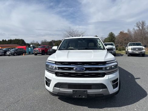 Used 2024 Ford Expedition Limited image 2