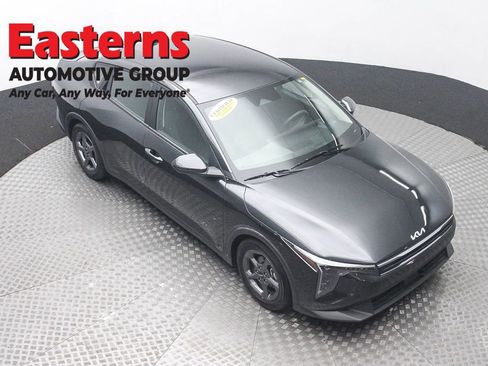 Used 2025 Kia K4 LXS FWD image 3