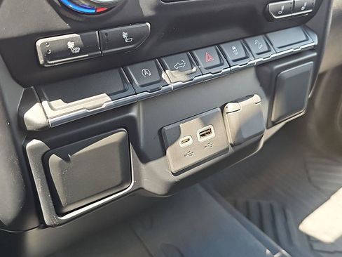 Used 2020 Chevrolet Silverado 1500 LT AWD/4WD image 19