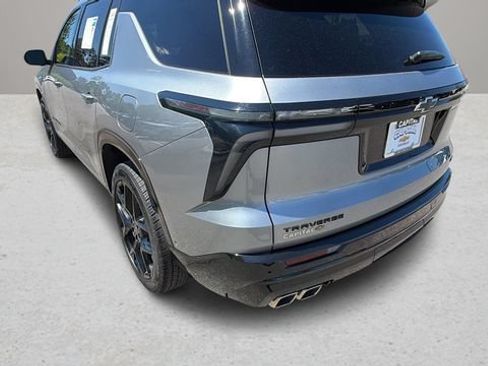 Used 2024 Chevrolet Traverse RS FWD image 39