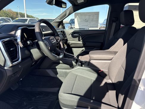 New 2026 GMC Canyon Elevation w/ Convenience Package image 12