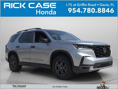 Used 2025 Honda Pilot TrailSport image 1