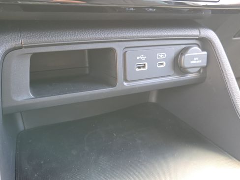 Used 2025 Honda Pilot Sport image 21