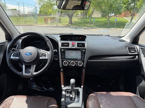 Used 2018 Subaru Forester 2.5i Touring w/ Popular Package #3B AWD/4WD image 12